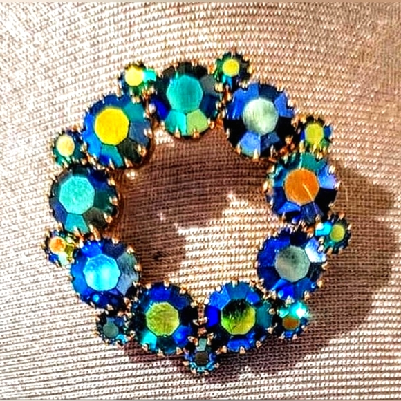 Beautiful Blue AB Crystal Brooch - Picture 1 of 5